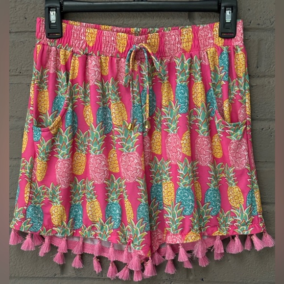 Simply Southern Pants - Simply Southern NWT Pineapple 🍍 print pink lounge shorts  S/M